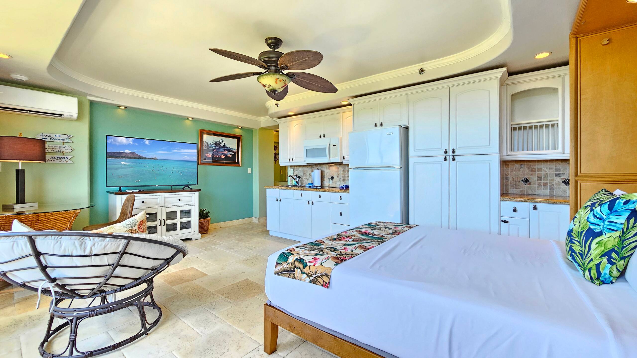 Waikiki Grand Hotel® 612 Large Studio Pool+Balcony - Image 34