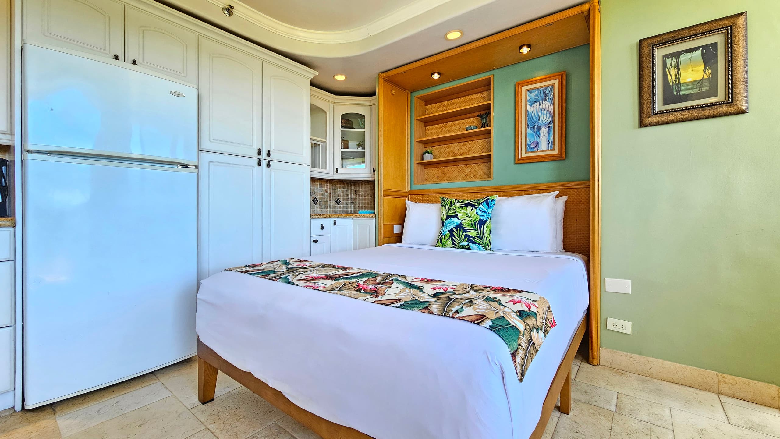 Waikiki Grand Hotel® 612 Large Studio Pool+Balcony - Image 32