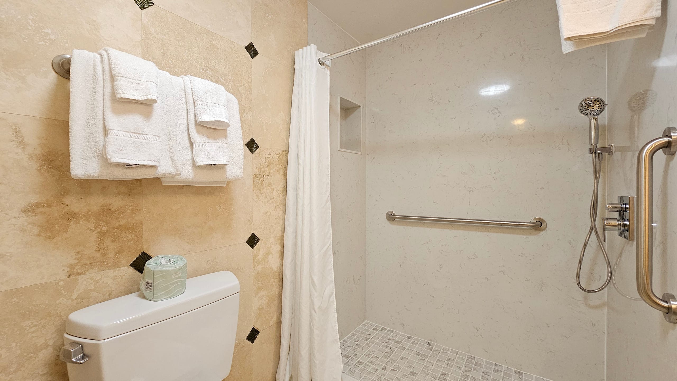 Waikiki Grand Hotel® 612 Large Studio Pool+Balcony - Image 15