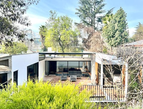 Spacious and newly renovated house in Providencia.
