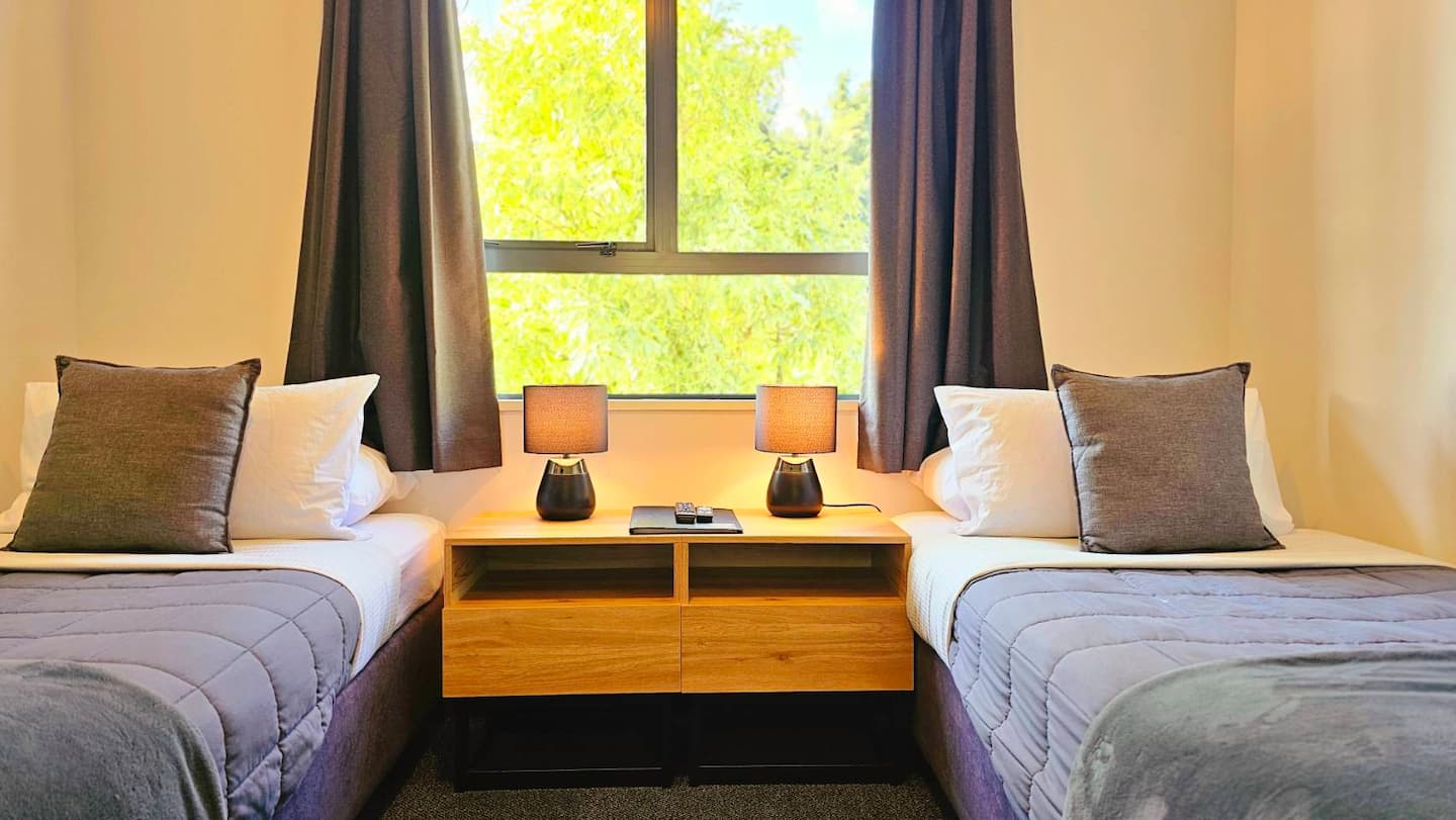 Kea Wing - Twin Shared Bathroom 1
