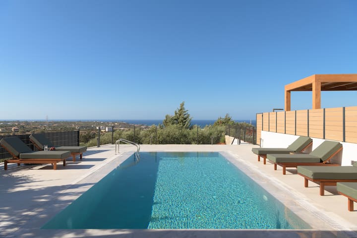 Olvios Villa III, with 35m² Pool & SeaViews