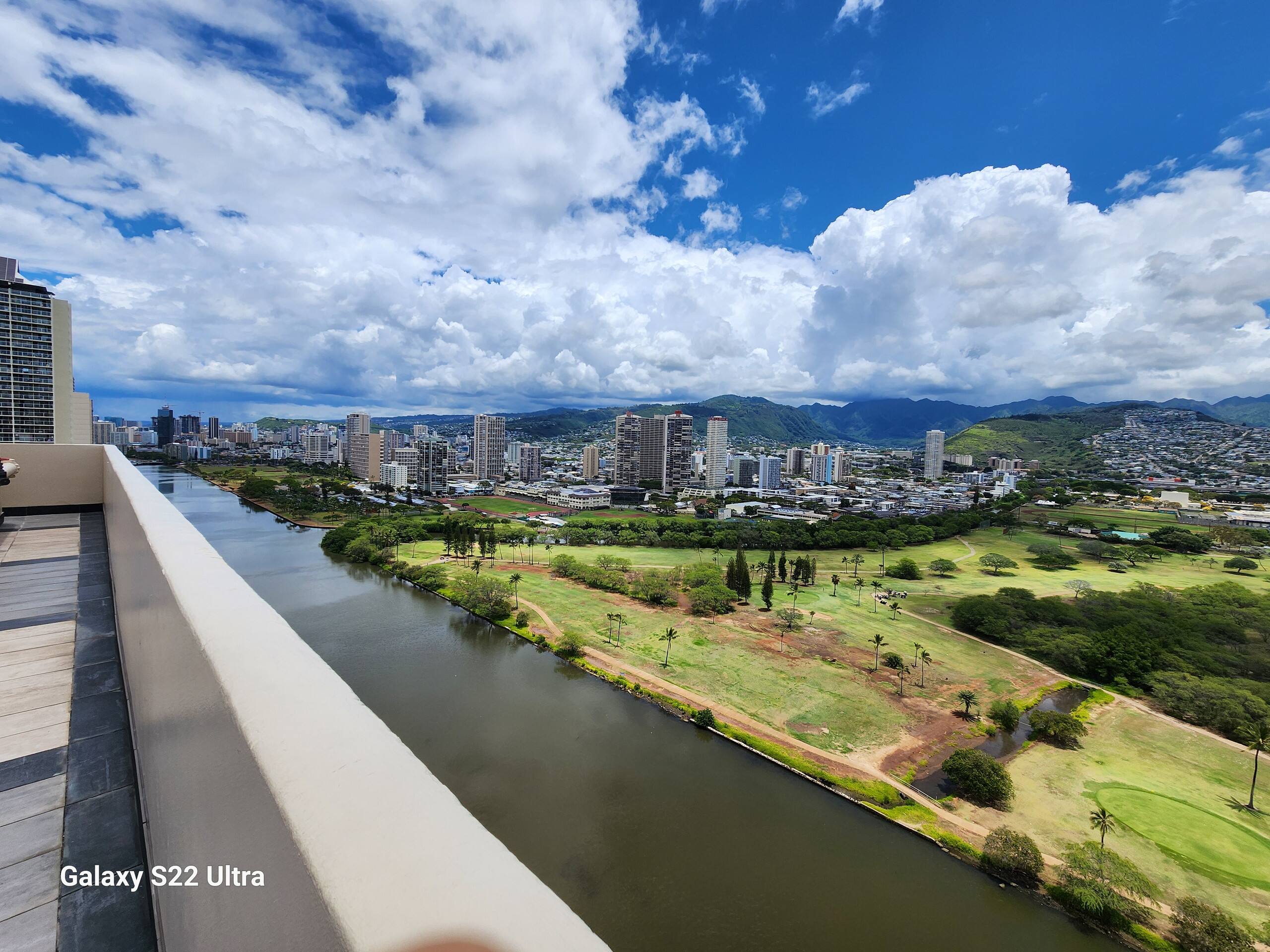 Condo in Honolulu · ★4.89 · Studio · 1 bed · 1 private bath - Image 17