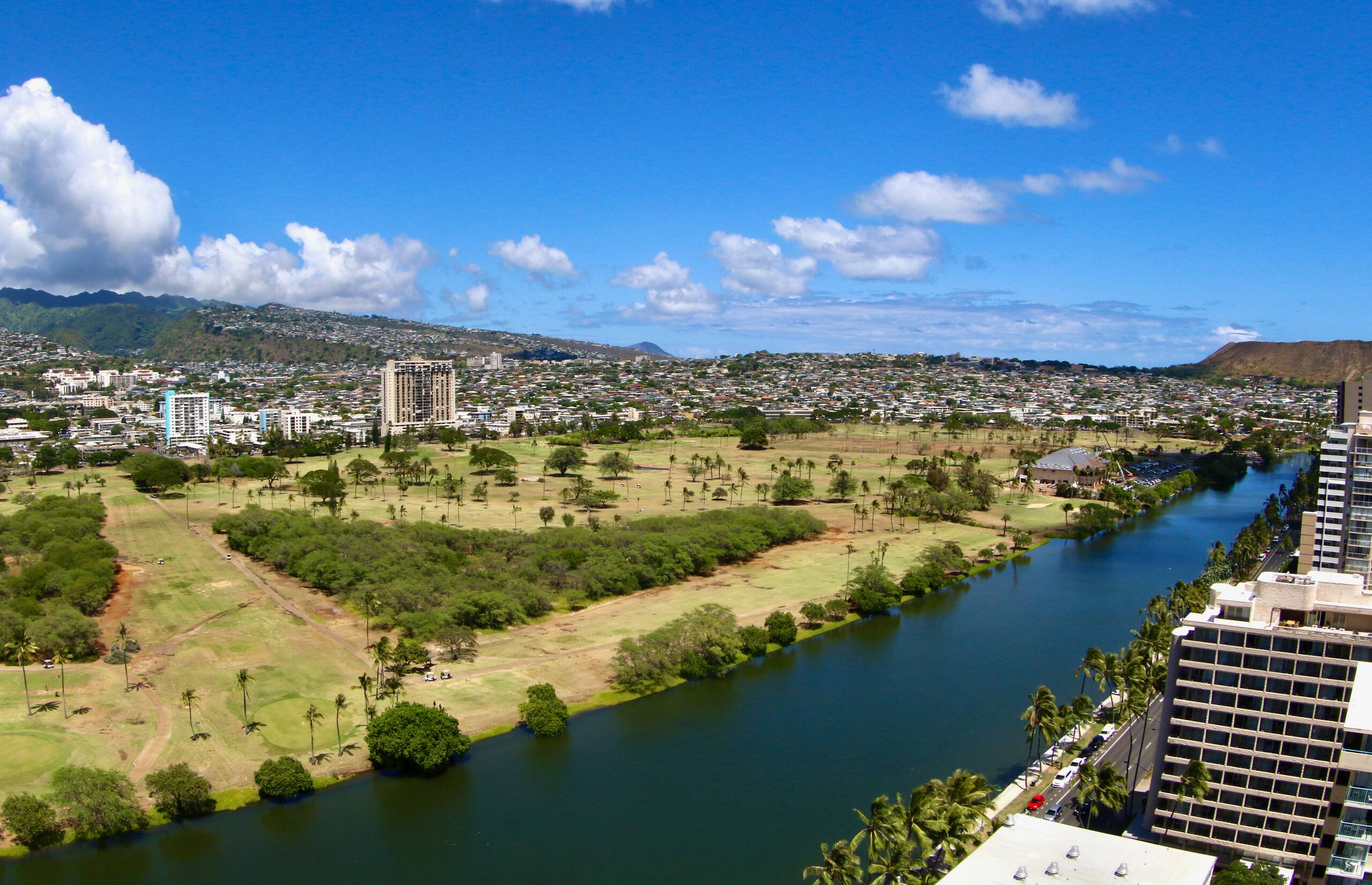 Condo in Honolulu · ★4.89 · Studio · 1 bed · 1 private bath - Image 12