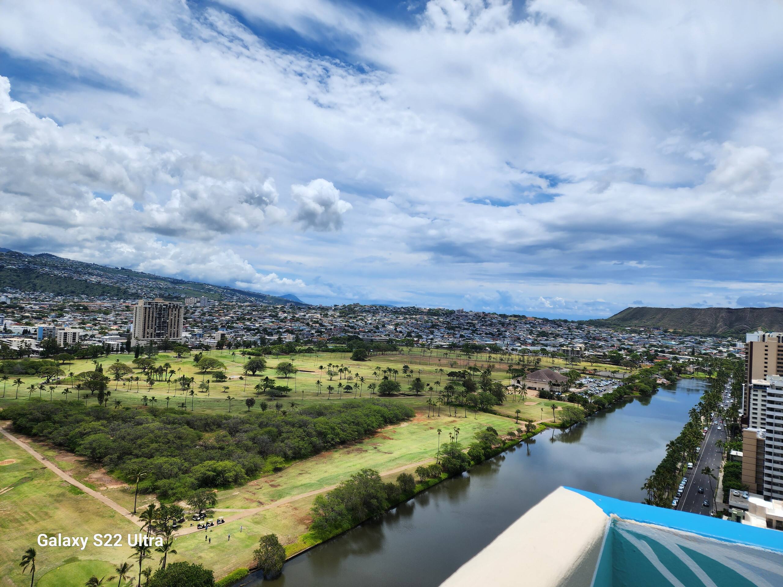 Condo in Honolulu · ★4.89 · Studio · 1 bed · 1 private bath - Image 16