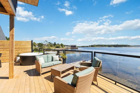 Ocean Front #4 Hot Tub 2bdrm huge deck BBQ 2bath