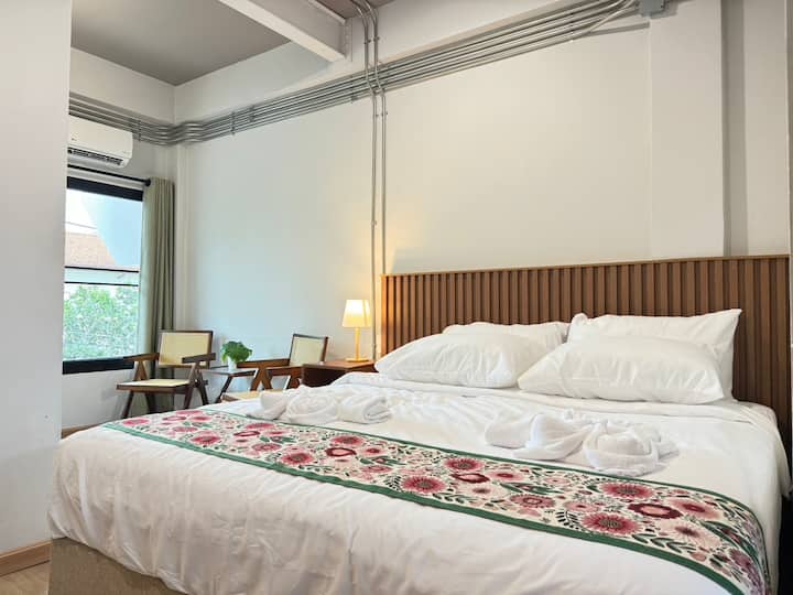 Superior Room @ 3 King Monument - Chiang Mai