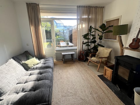 Family home 5 min walk to the beach with garden