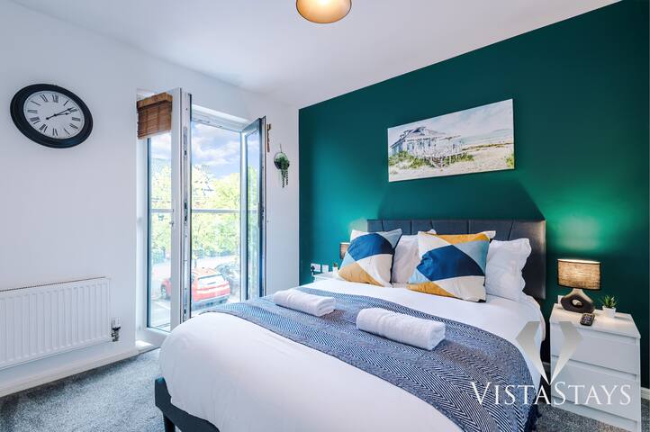 *Last Min Contractor Deal!* Netflix | Pool Table gallery image 3