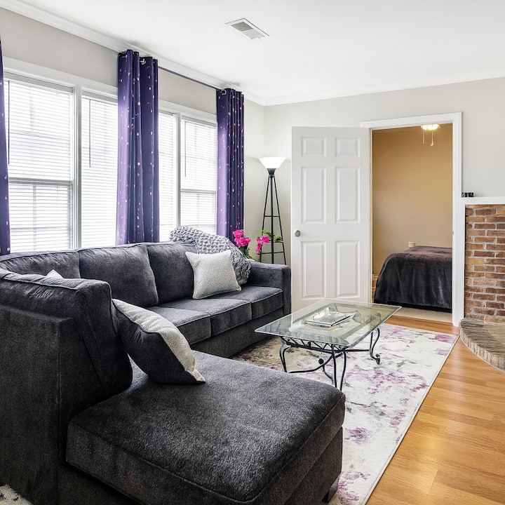 Walk To Amphitheater And Near Mercer! Cozy Cottage - Macon, GA