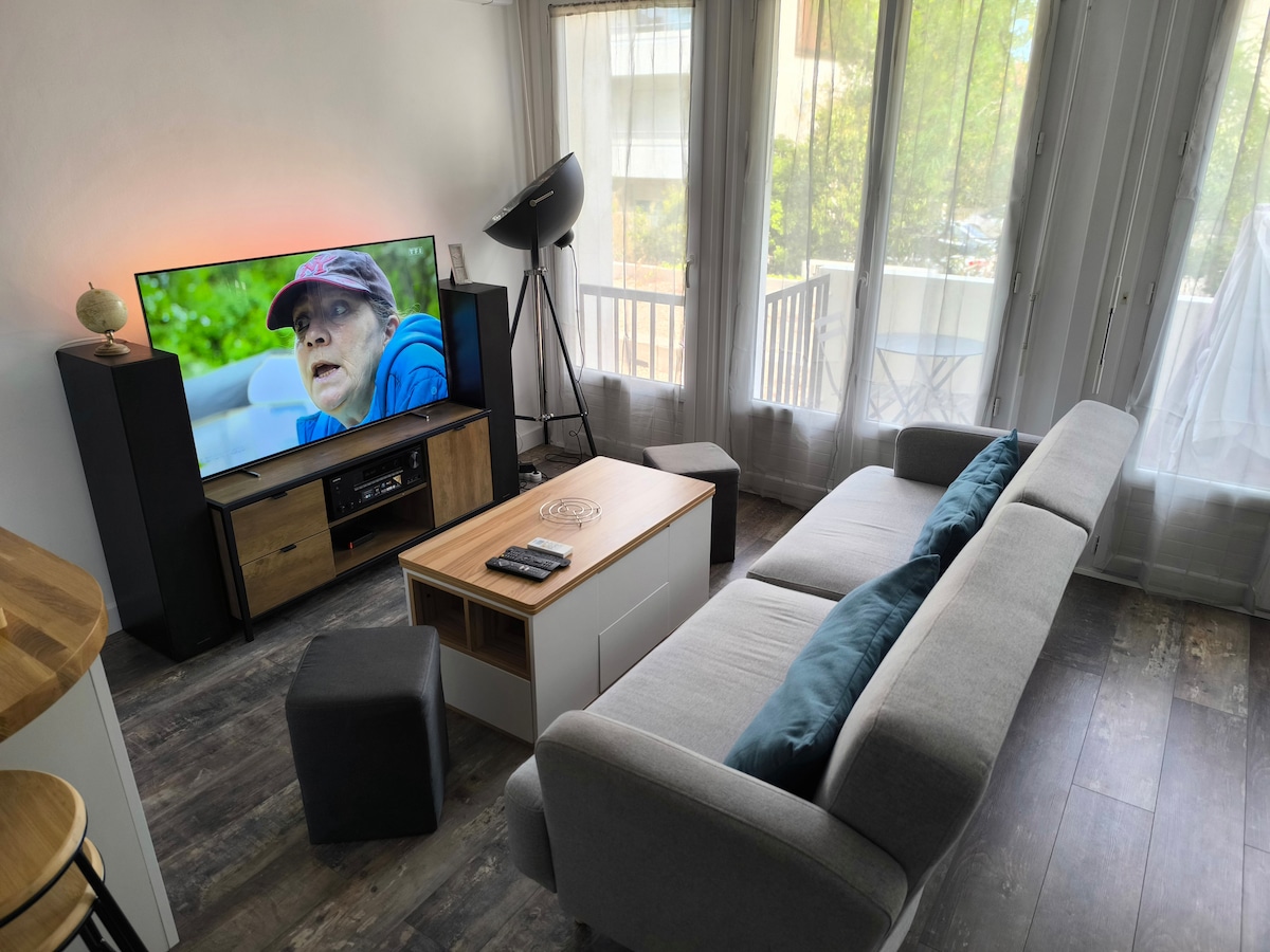 Successful Airbnb property: Cozy apartment in Montpellier in Prés D'arènes