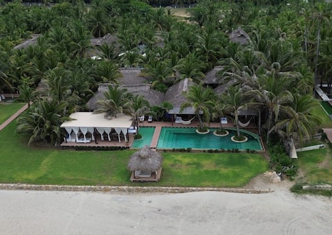 Luxury Beach Front House - Casa Mar