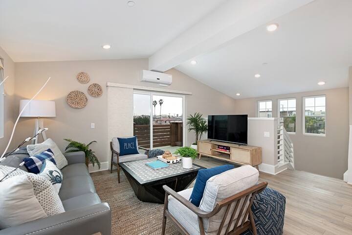 Luxury Condo Mission Beach, 3BR/2BA, Steps to Sand gallery image 2