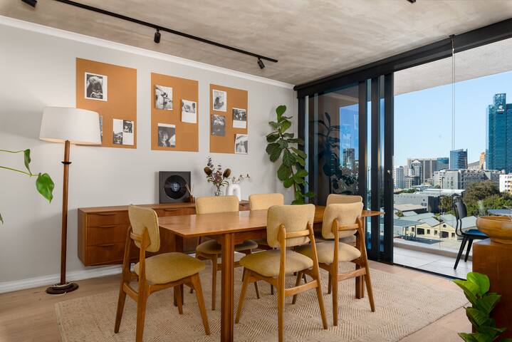 Luxury Penthouse Living in De Waterkant gallery image 3