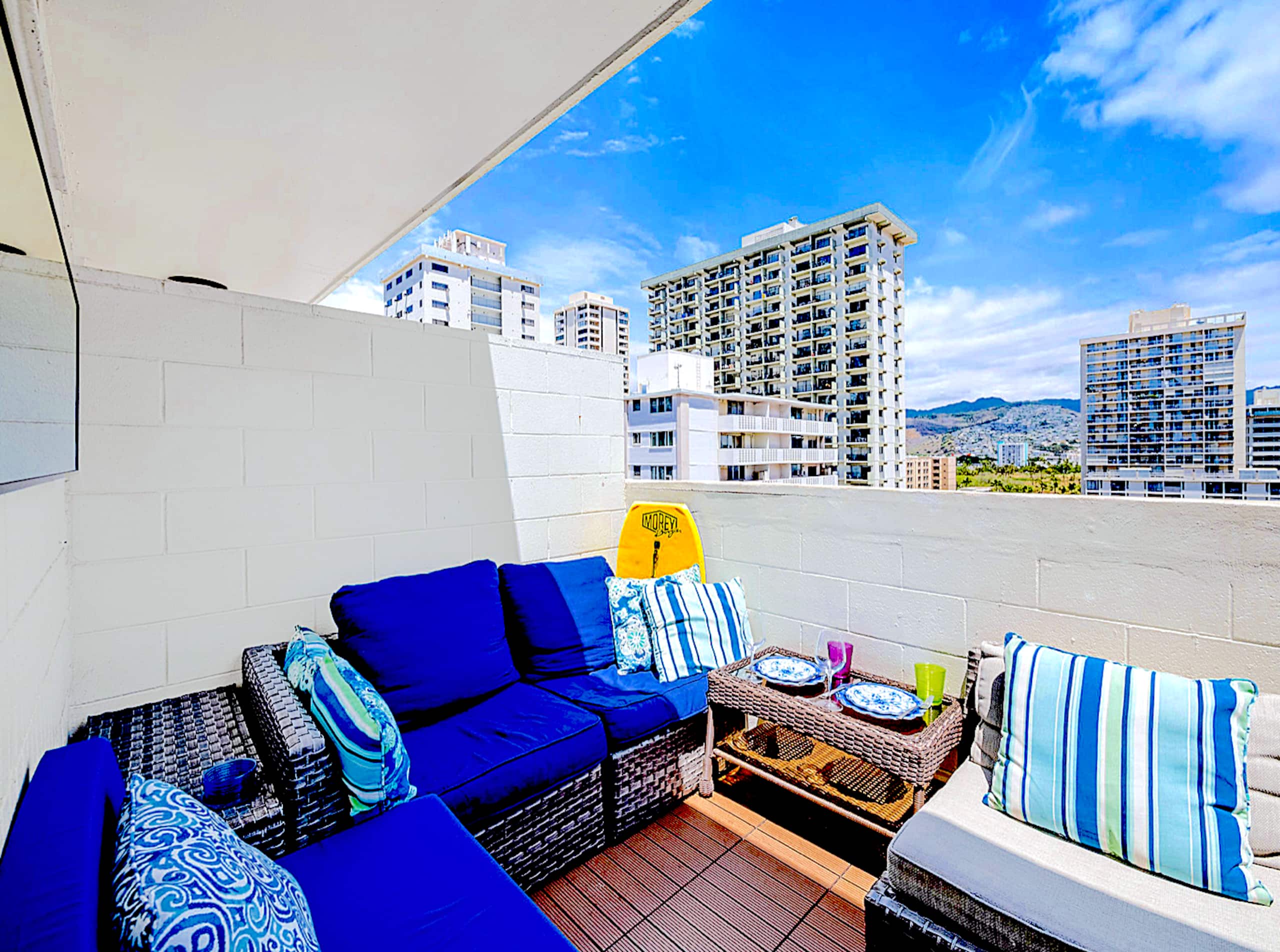 Waikiki Beach 2 Min Walk | Private Balcony Studio - Image 18