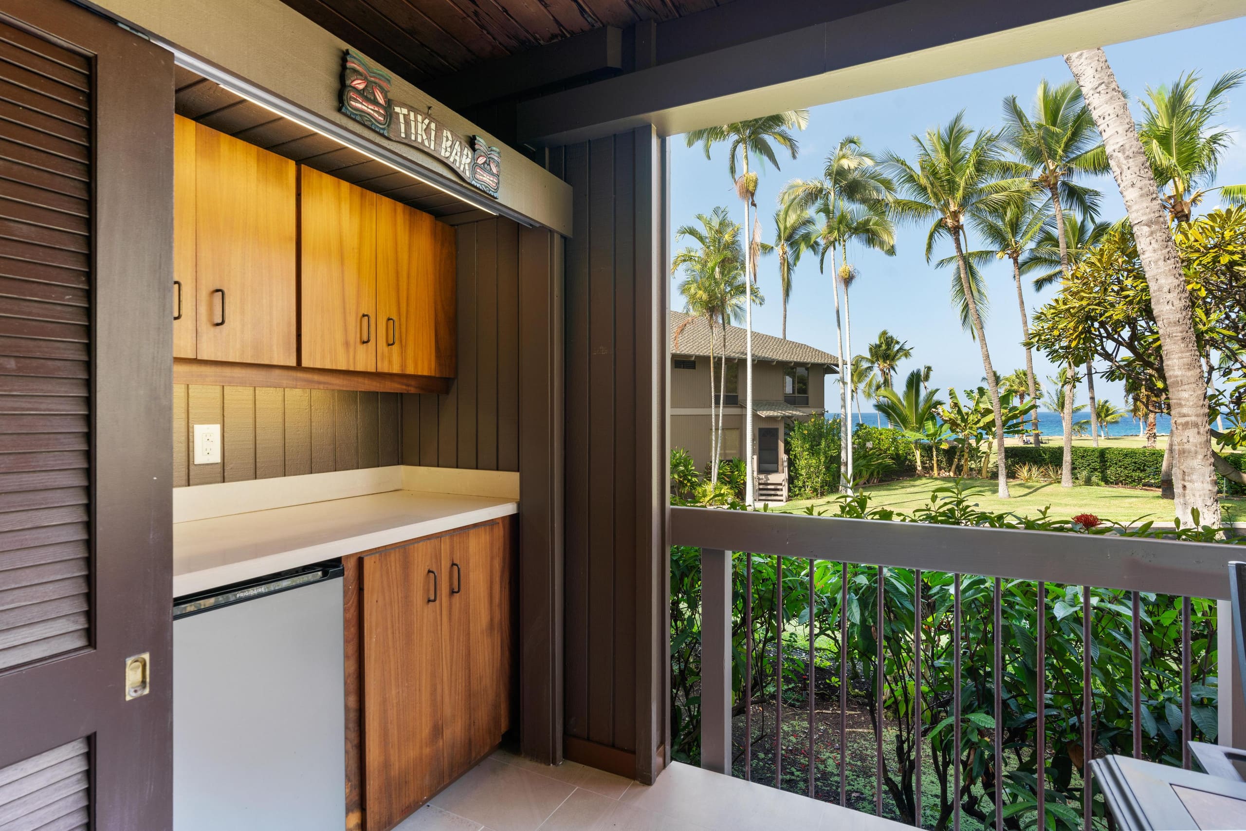 Updated Corner Unit with Ocean and Golf Views - Photo 25