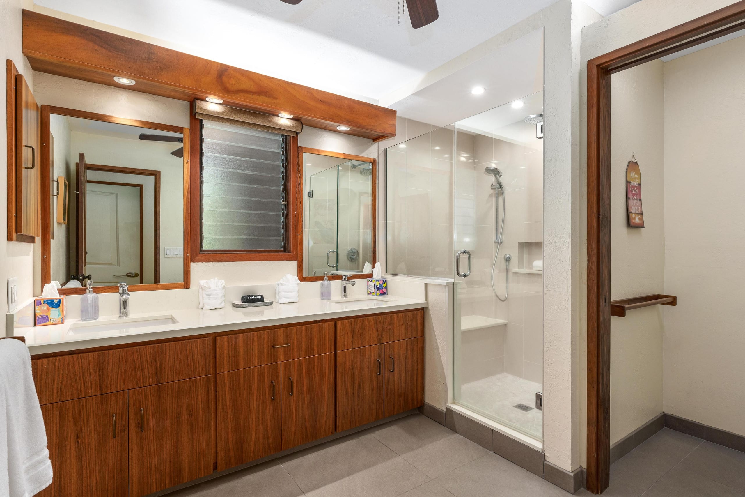 Updated Corner Unit with Ocean and Golf Views - Photo 19