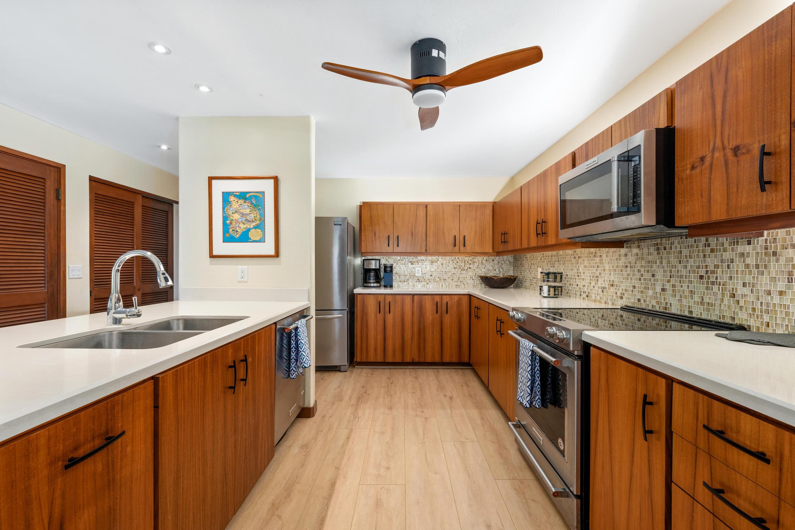 Updated Corner Unit with Ocean and Golf Views - Photo 9