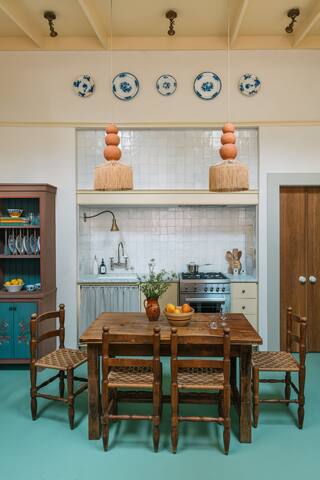 Chartres Carriage House & POOL by Dear Valentine gallery image 4