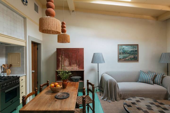 Chartres Carriage House & POOL by Dear Valentine gallery image 5