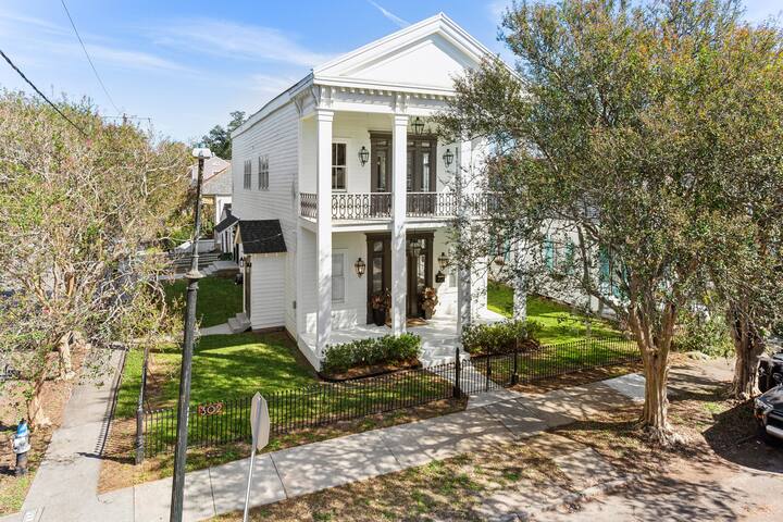 Luxury House in New Orleans Bed and Breakfast gallery image 2