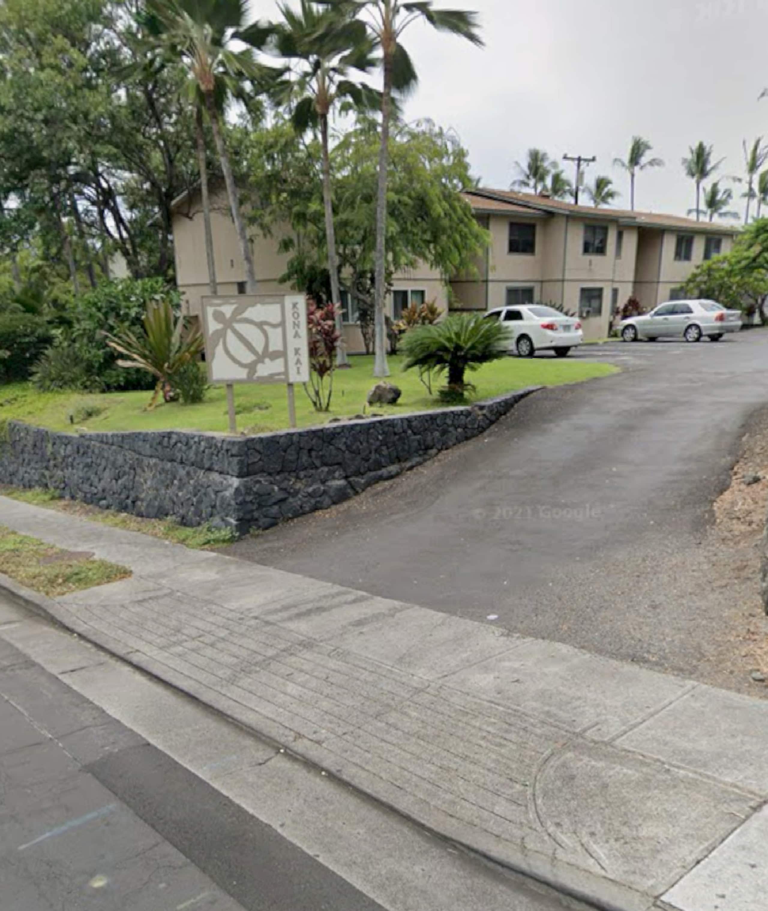 Condo in Kailua-Kona · ★4.95 · 2 bedrooms · 2 beds · 1 bath - Image 18