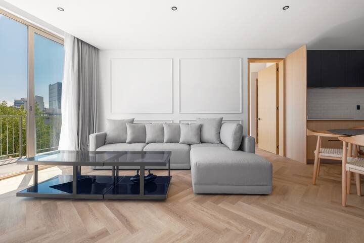 Penthouse A/C & Balcony in heart of Roma Norte gallery image 5