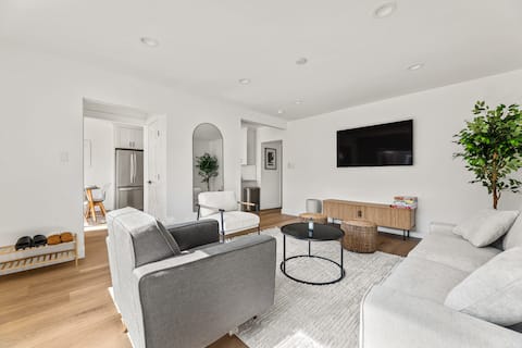 Popular Airbnb listing: Cozy Escape | 2 MI From Beach | in Long Beach