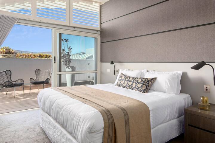 Bondi Beachside Penthouse gallery image 5