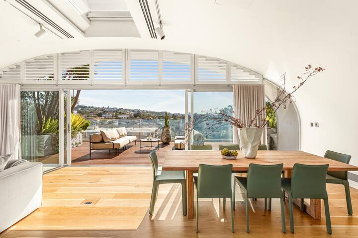 Bondi Beachside Penthouse gallery image 4
