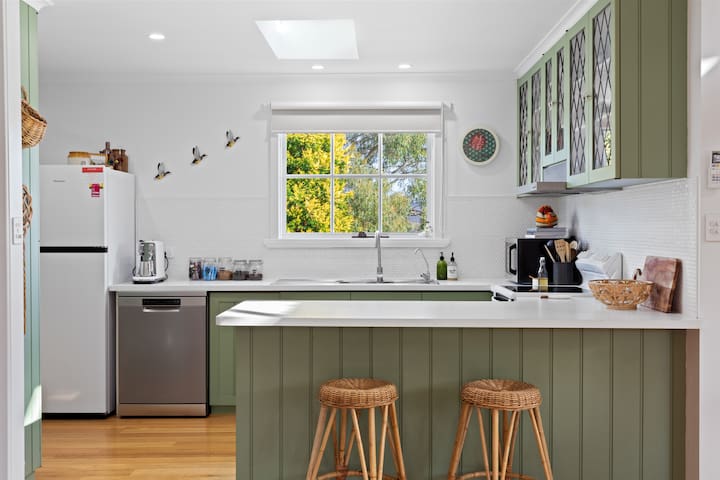 Lotti’s Cottage – Family Friendly, West Launceston