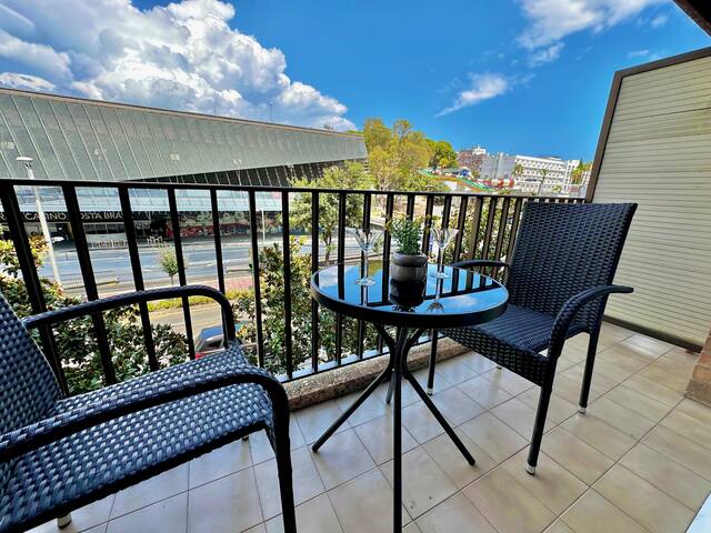 Newly renovated apartment, 6 mins walk to beach gallery image 3