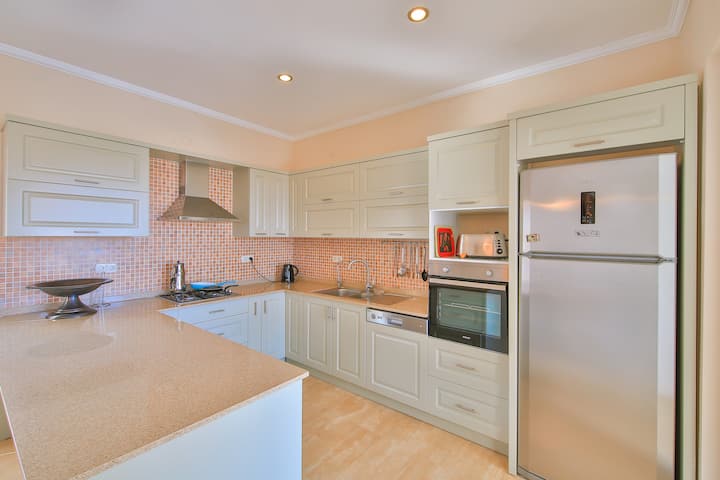 Luxury 4-bedroom Villa With Sea View And Pool - Kaş