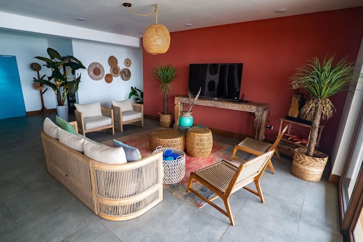 Casa Completa En El Paredón: ¡Frente Al Mar! - Guatemala