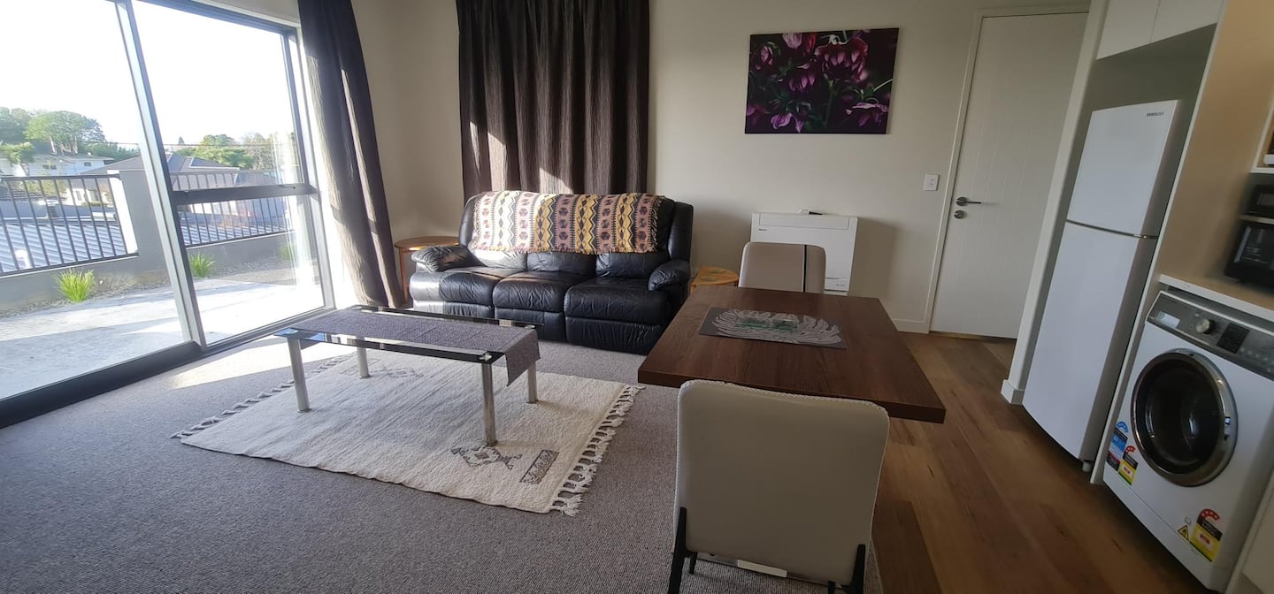 Spacious (Super King Bed) Unit 2