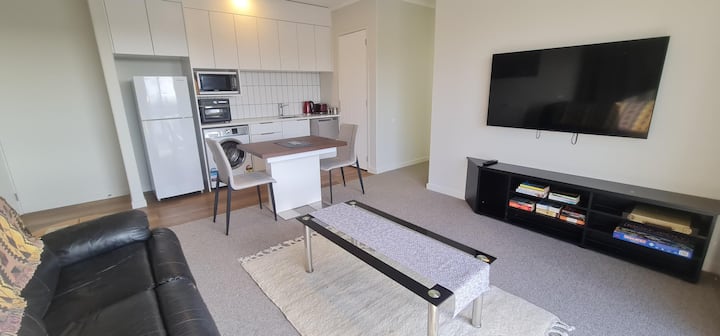 Spacious (Super King Bed) Unit - New Plymouth