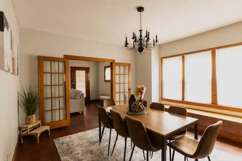 King Suite | Game Rm | Workspace | Great Location!