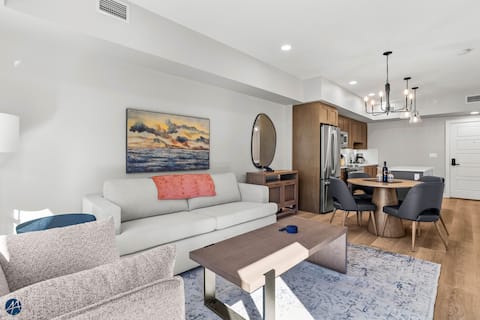 Successful Airbnb property: 1 Bed/1 Bath Sparrowhawk-Top Floor/Courtyard in Bighorn No. 8
