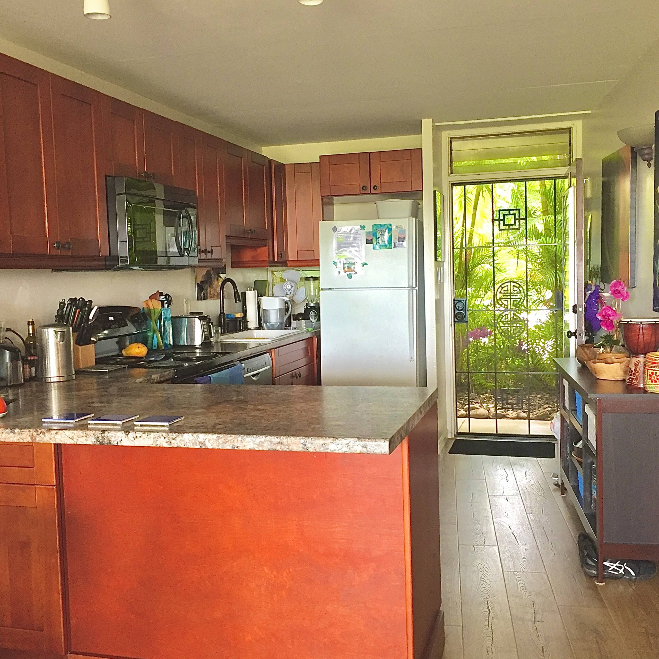 Condo in Kihei · ★4.69 · 1 bedroom · 1 bed · 1 shared bath - Image 4