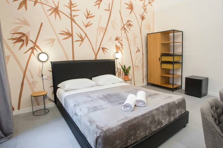 Elegant central apartment with metro at 80 meters gallery image 5