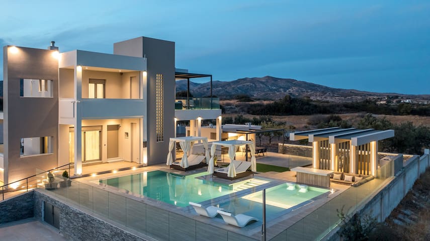 Grand Aqua Luxury Villa by Mintzi