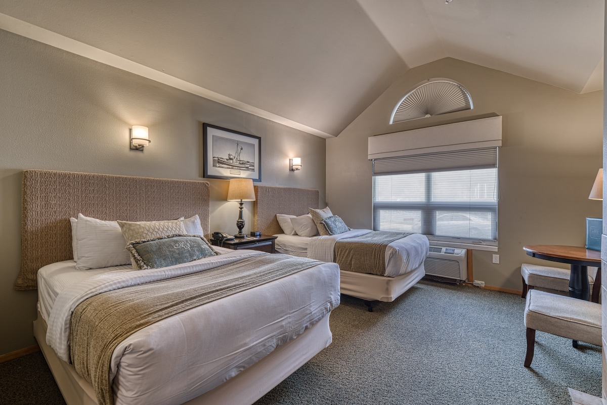 Опуштете се и наполнете ги батериите по авантурите во нашите удобни дупли кревети за мирен сон.