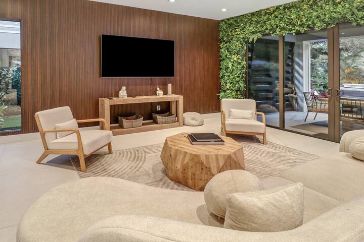 Tiki on the River – Fort Lauderdale, FL gallery image 4