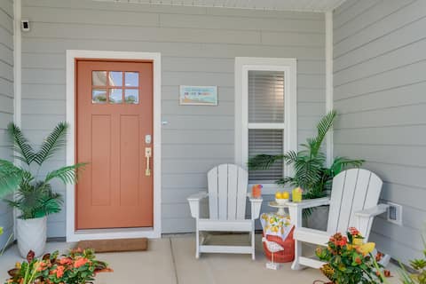 Popular Airbnb listing: 4-bed Designer-Friendly Bungalow! Coastal Cove! in Upper Grand Lagoon