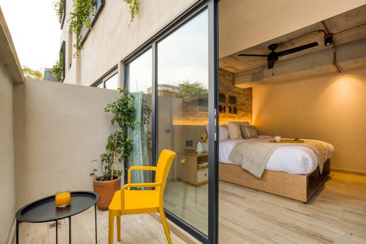 Caliza Roma | Cozy Residence w/Walking Balcony gallery image 3