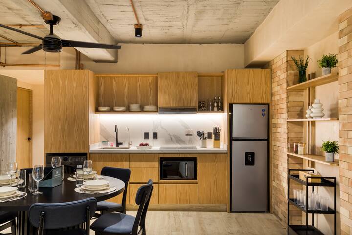 Caliza Roma | Tree-Top Deluxe Residence w/SPA gallery image 3