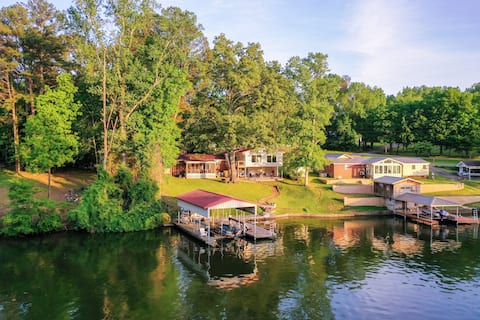5BR • Lakefront - King Beds, Private Dock, Kayaks