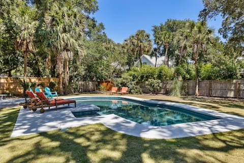 Isle of Palms Oasis - Private Pool - Bikes - Beach