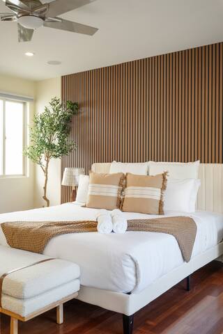 Sunny Home by the Beach | Free Parking gallery image 5