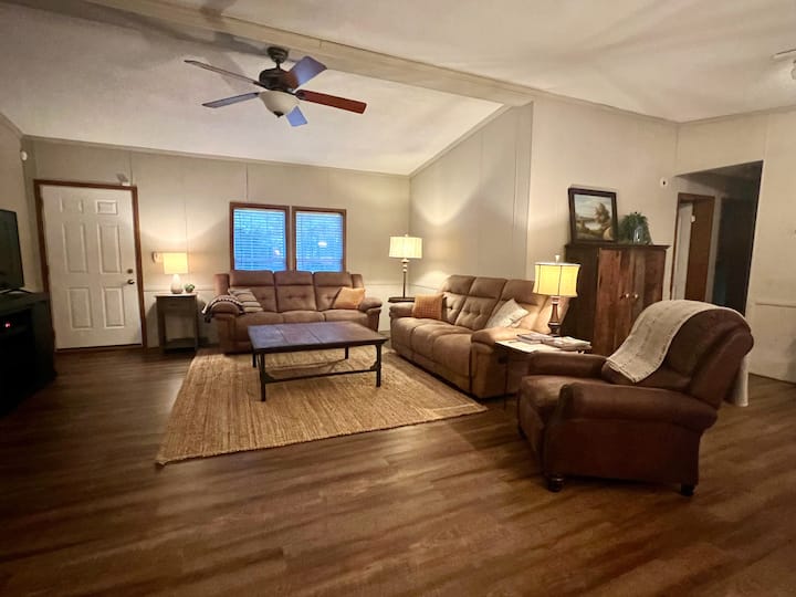 Family And Fishing Paradise On Lake Logan Martin - Talladega, AL